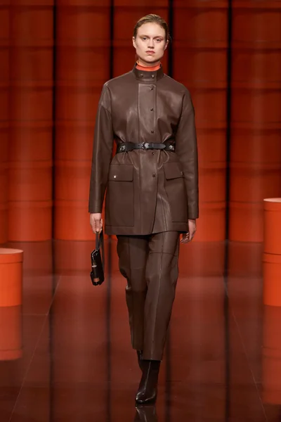 Look 33